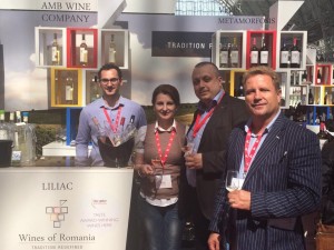 Degustând Pinot Noir-ul Rose, un vin extraordinar, proaspăt și crocant